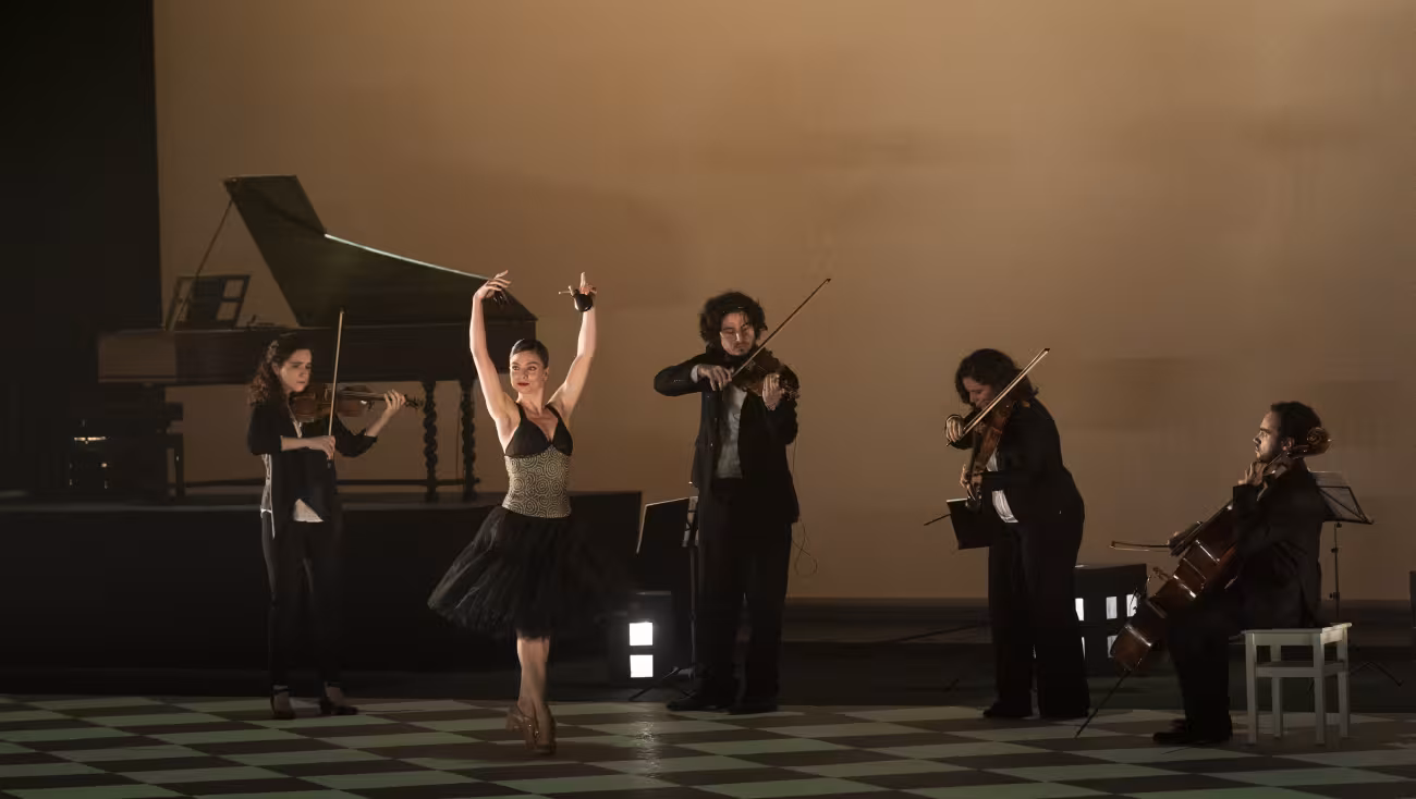 Fandango Avenue muestra la mejor danza española de Sara Calero, con los Reyes y las Infantas de espectadores